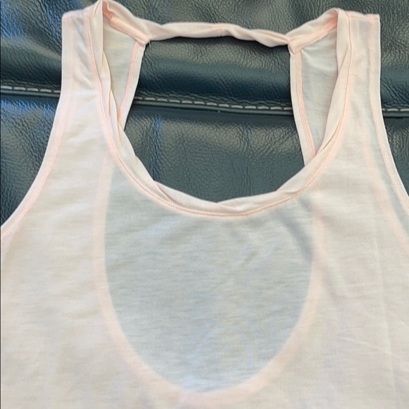 Nike top - Picture 2 of 4